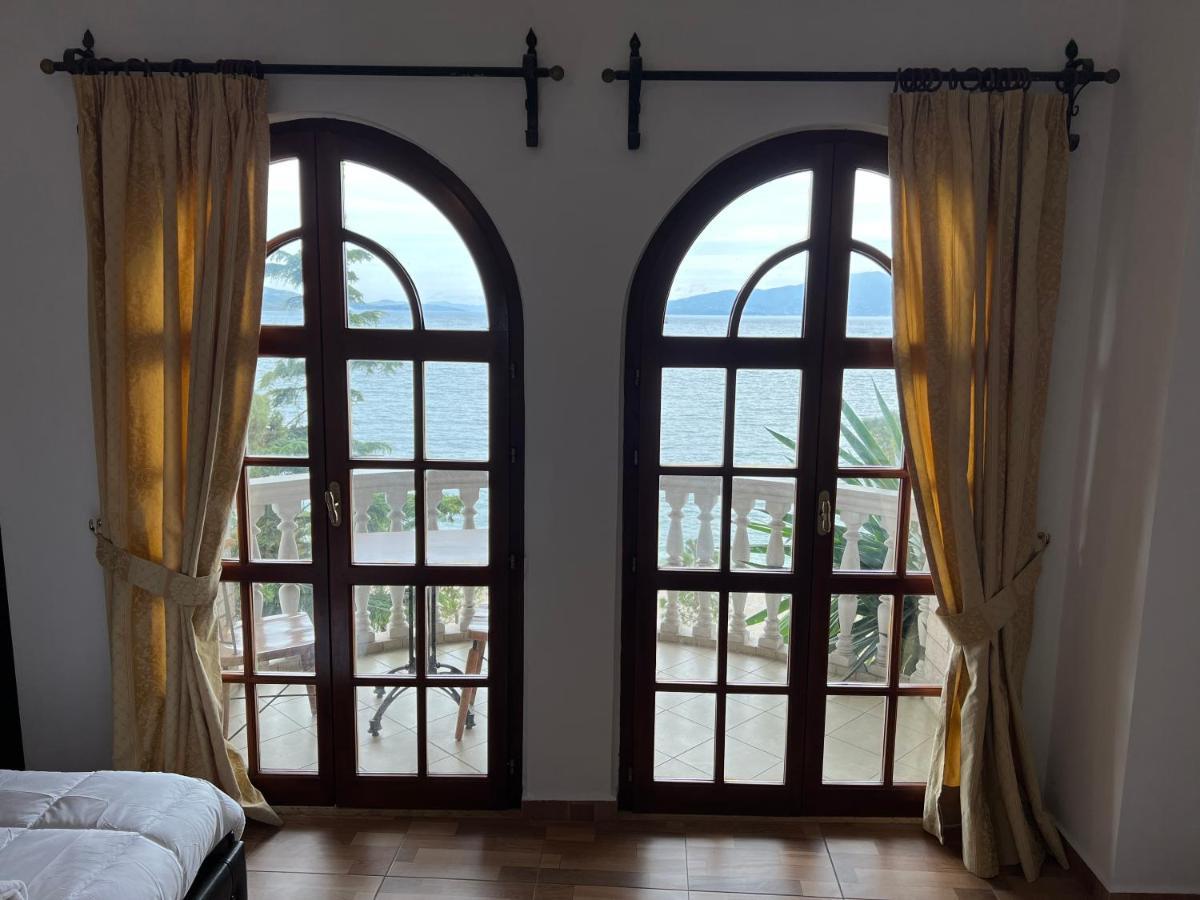 Monte Cristo Hotel With Rooftop Pool Sarande Ngoại thất bức ảnh