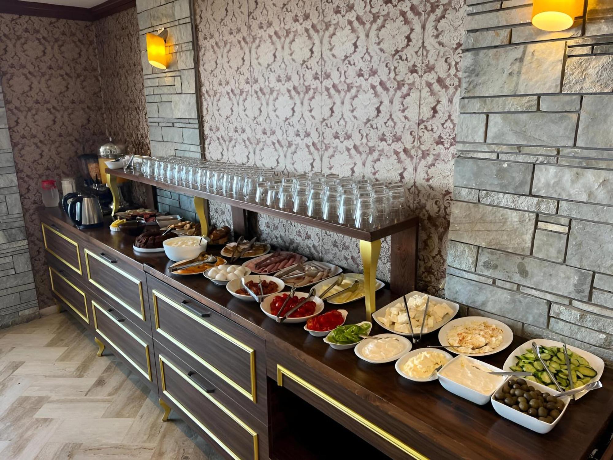 Monte Cristo Hotel With Rooftop Pool Sarande Ngoại thất bức ảnh