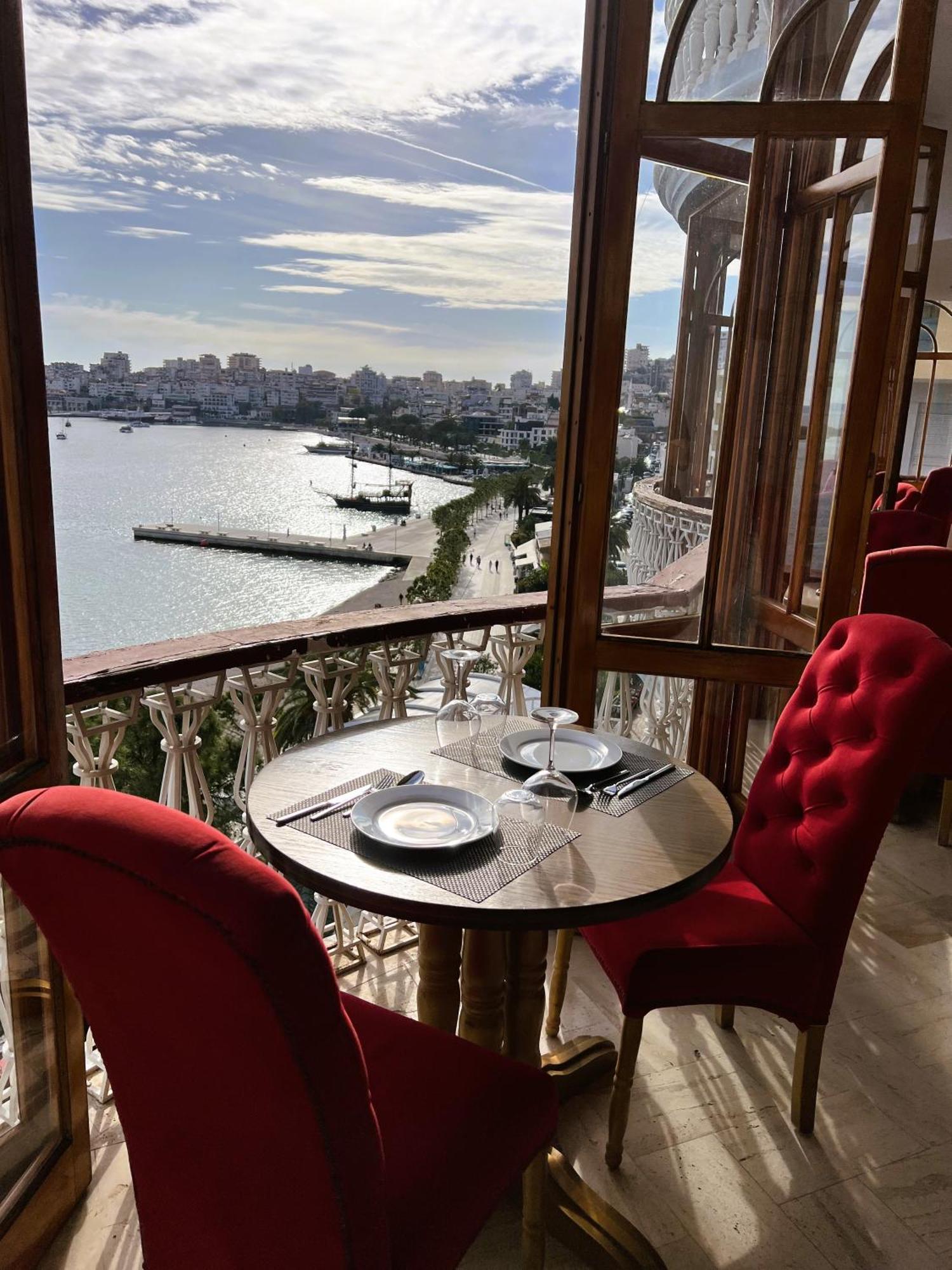 Monte Cristo Hotel With Rooftop Pool Sarande Ngoại thất bức ảnh