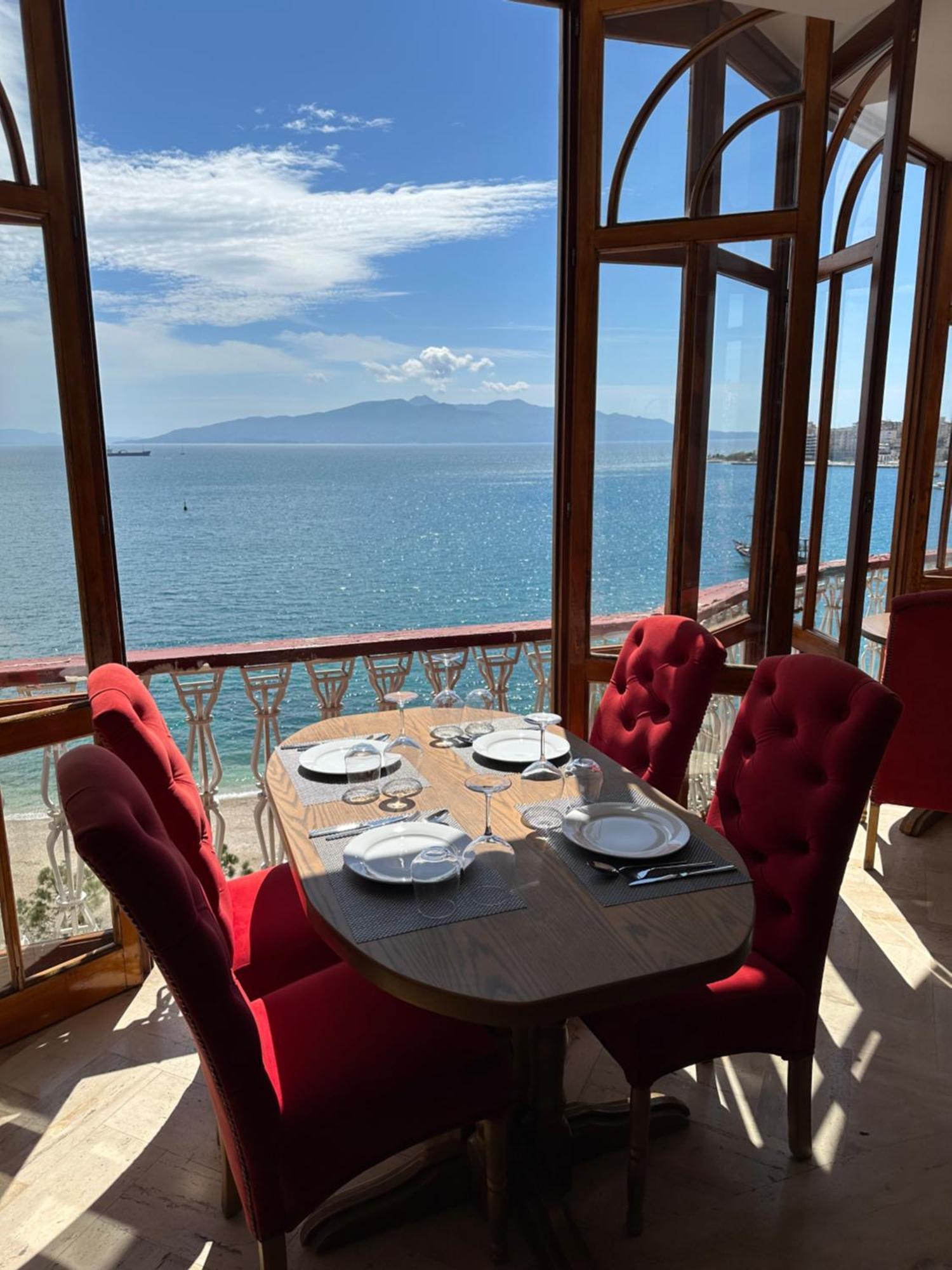 Monte Cristo Hotel With Rooftop Pool Sarande Ngoại thất bức ảnh