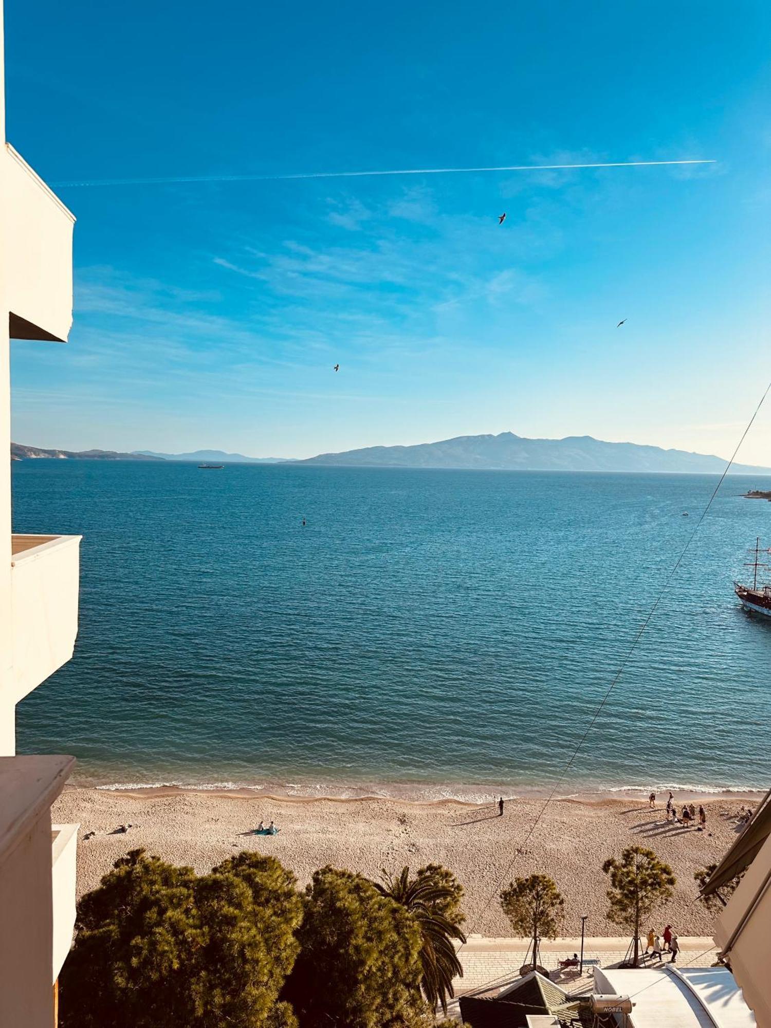 Monte Cristo Hotel With Rooftop Pool Sarande Ngoại thất bức ảnh
