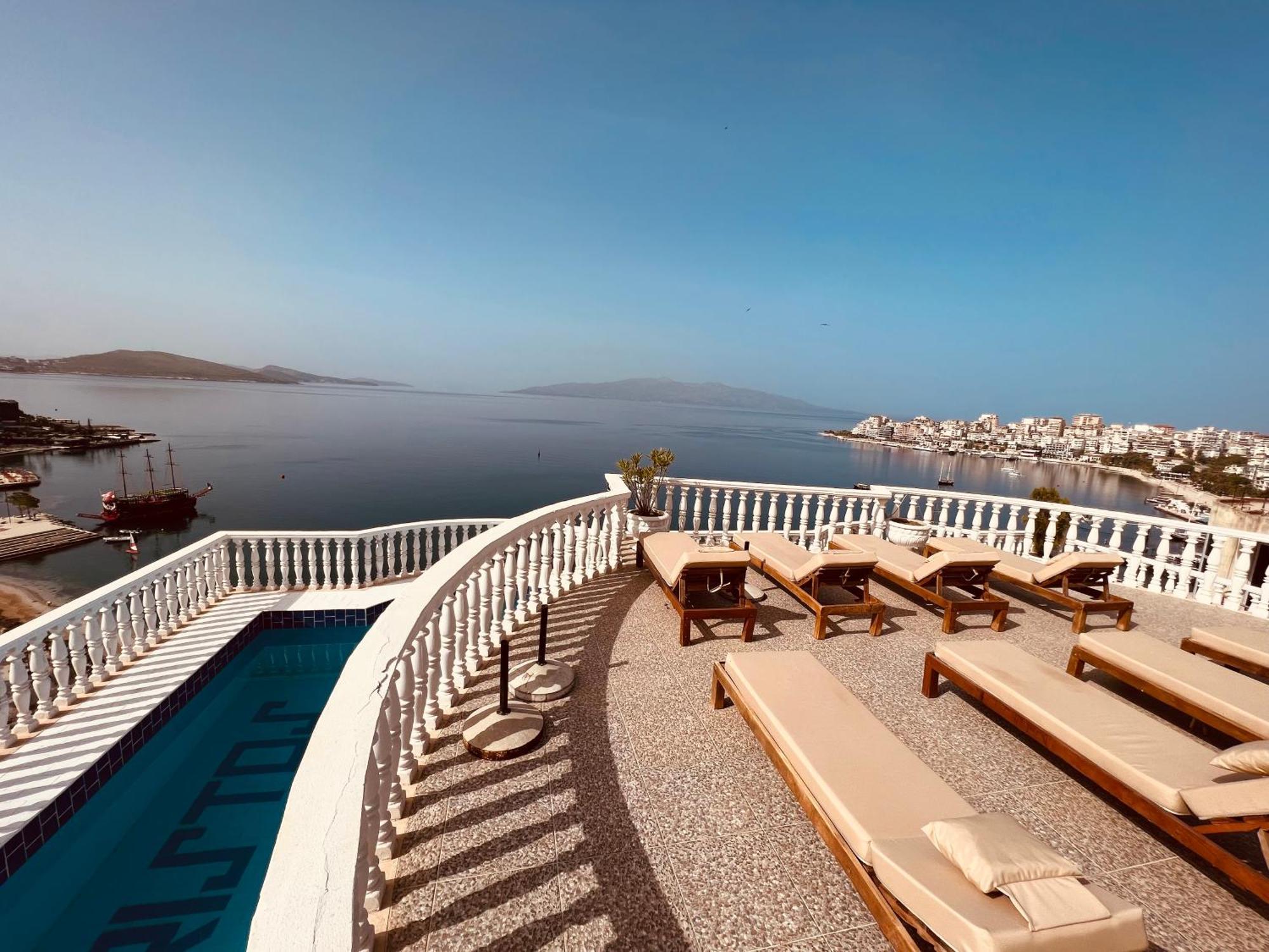Monte Cristo Hotel With Rooftop Pool Sarande Ngoại thất bức ảnh